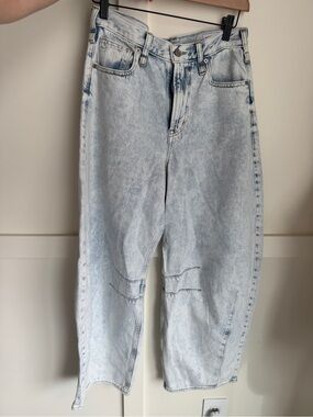 GAP Women's Light Blue Acid Wash Relaxed Jeans